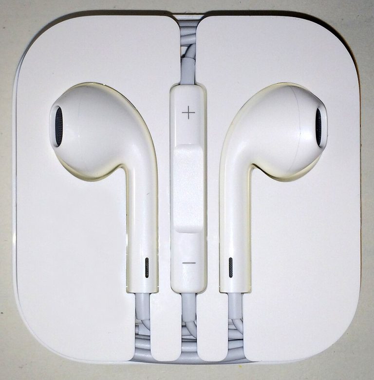 How Bluetooth Earbuds Connect: A Complete Beginner’s Guide